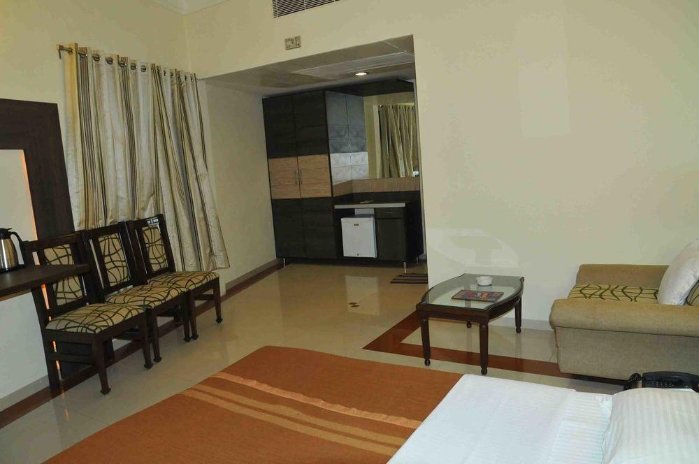 Hotel The Westend Αχμπανταμπάντ Εξωτερικό φωτογραφία