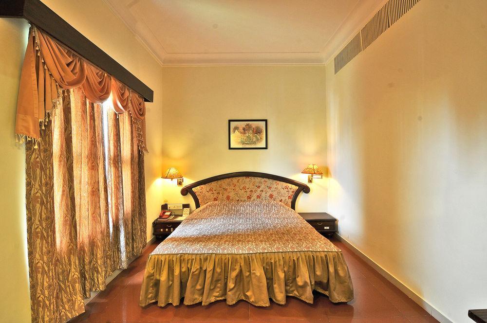 Hotel The Westend Αχμπανταμπάντ Εξωτερικό φωτογραφία