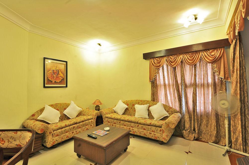 Hotel The Westend Αχμπανταμπάντ Εξωτερικό φωτογραφία