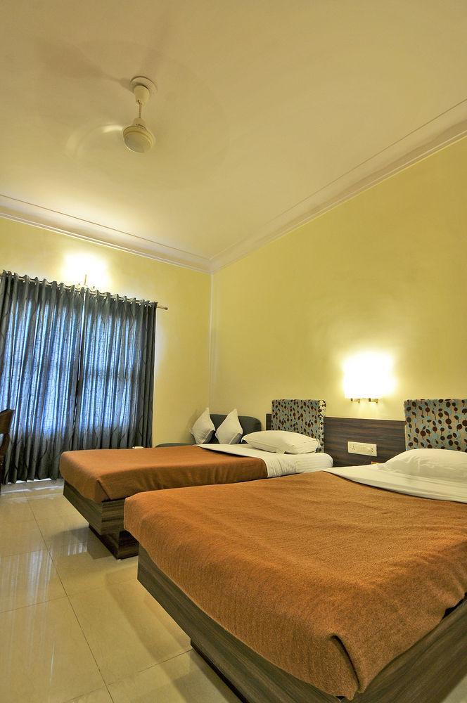 Hotel The Westend Αχμπανταμπάντ Εξωτερικό φωτογραφία