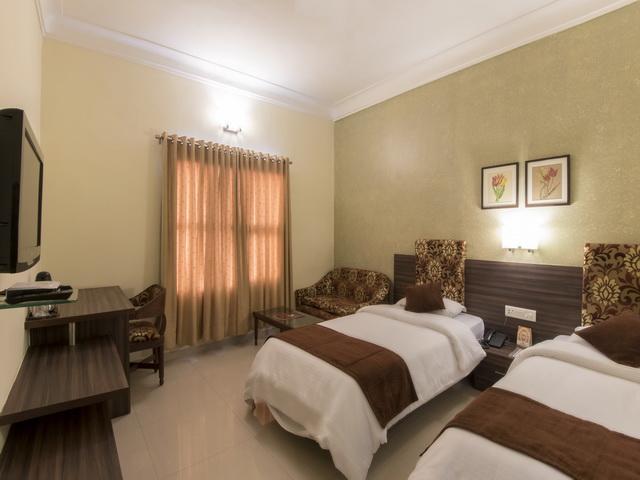 Hotel The Westend Αχμπανταμπάντ Εξωτερικό φωτογραφία