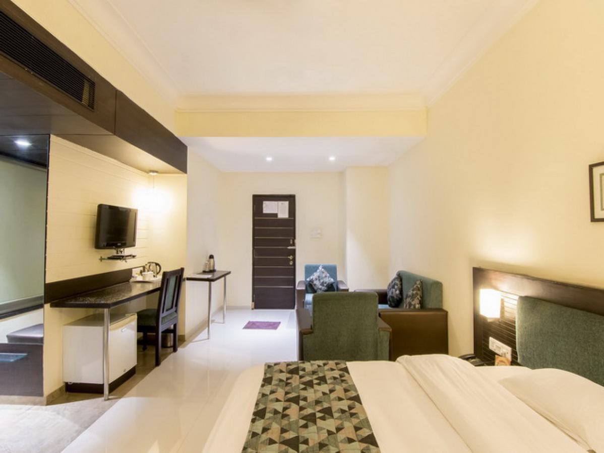 Hotel The Westend Αχμπανταμπάντ Εξωτερικό φωτογραφία