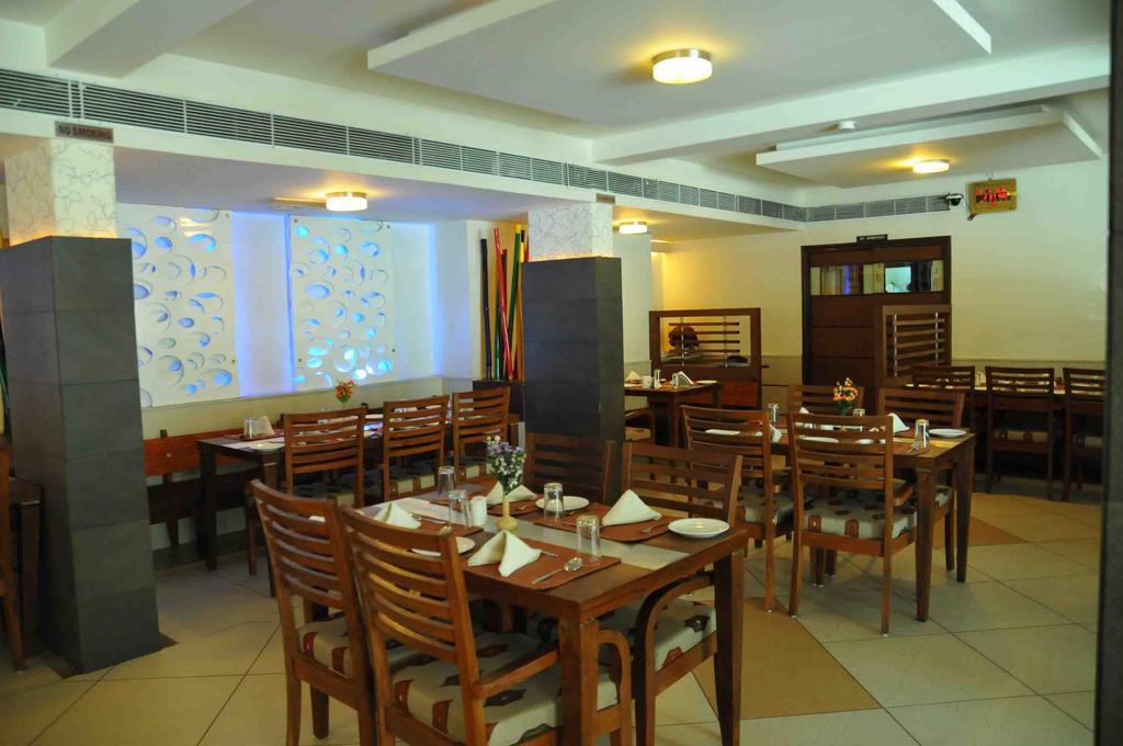 Hotel The Westend Αχμπανταμπάντ Εξωτερικό φωτογραφία